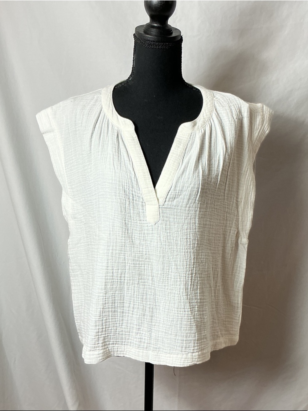 Faherty White Split-Neck Gauze Top